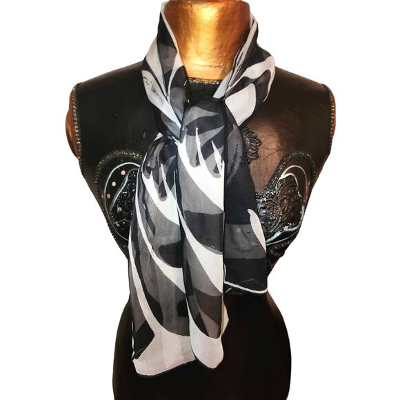 Vtg Vera Neumann Signed Black & White Silk Chiffon Oblong Scarf Rolled Edges EUC - Picture 4 of 9